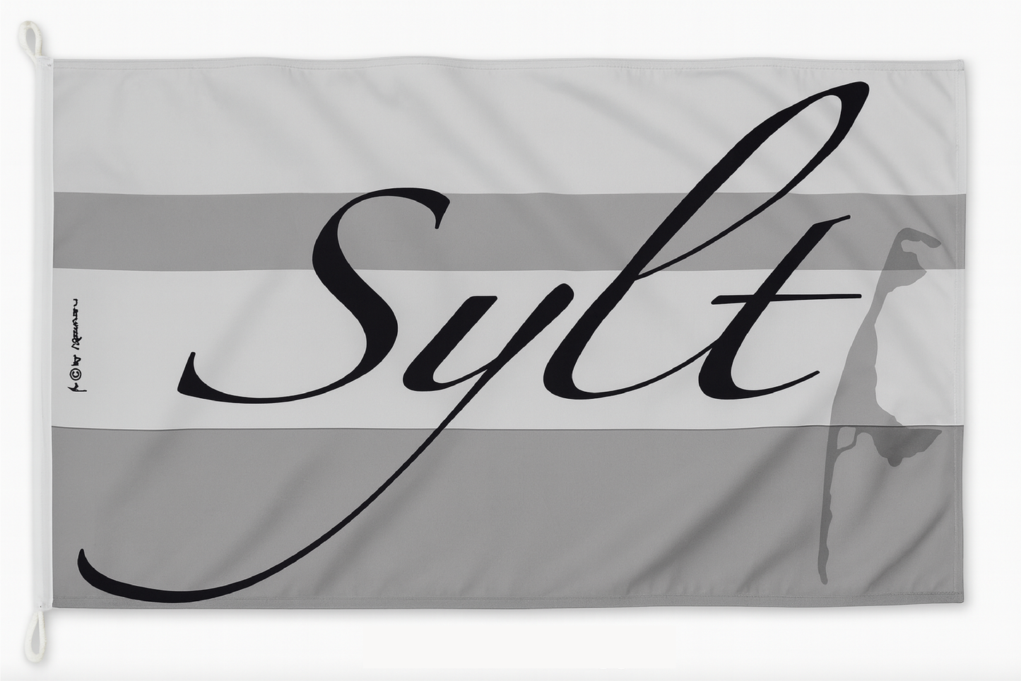 Sylt Schriftzug Flagge – Elegantes Design in Grautönen