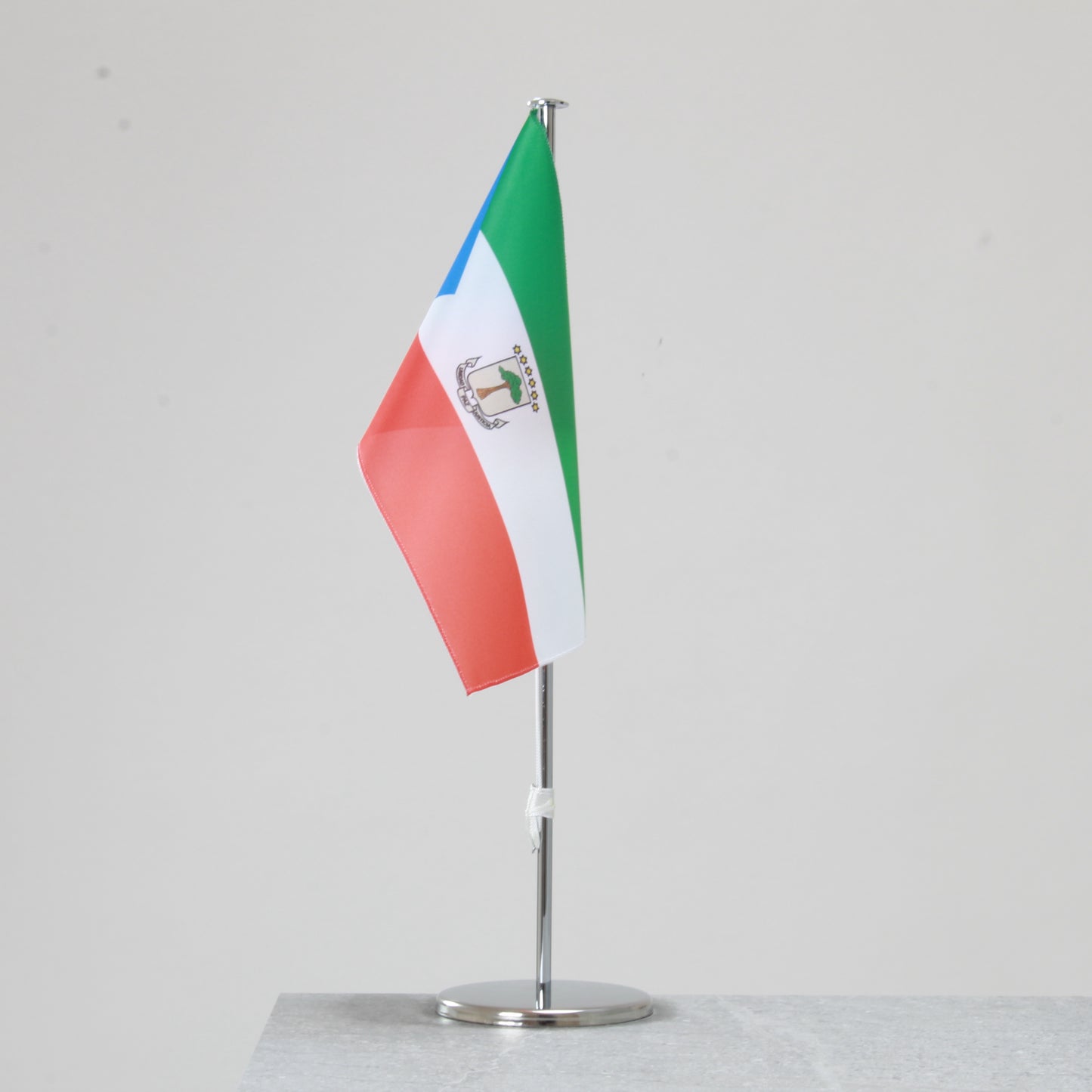 Tischfahne Äquatorialguinea – repräsentative Nationalflagge für den Innenbereich