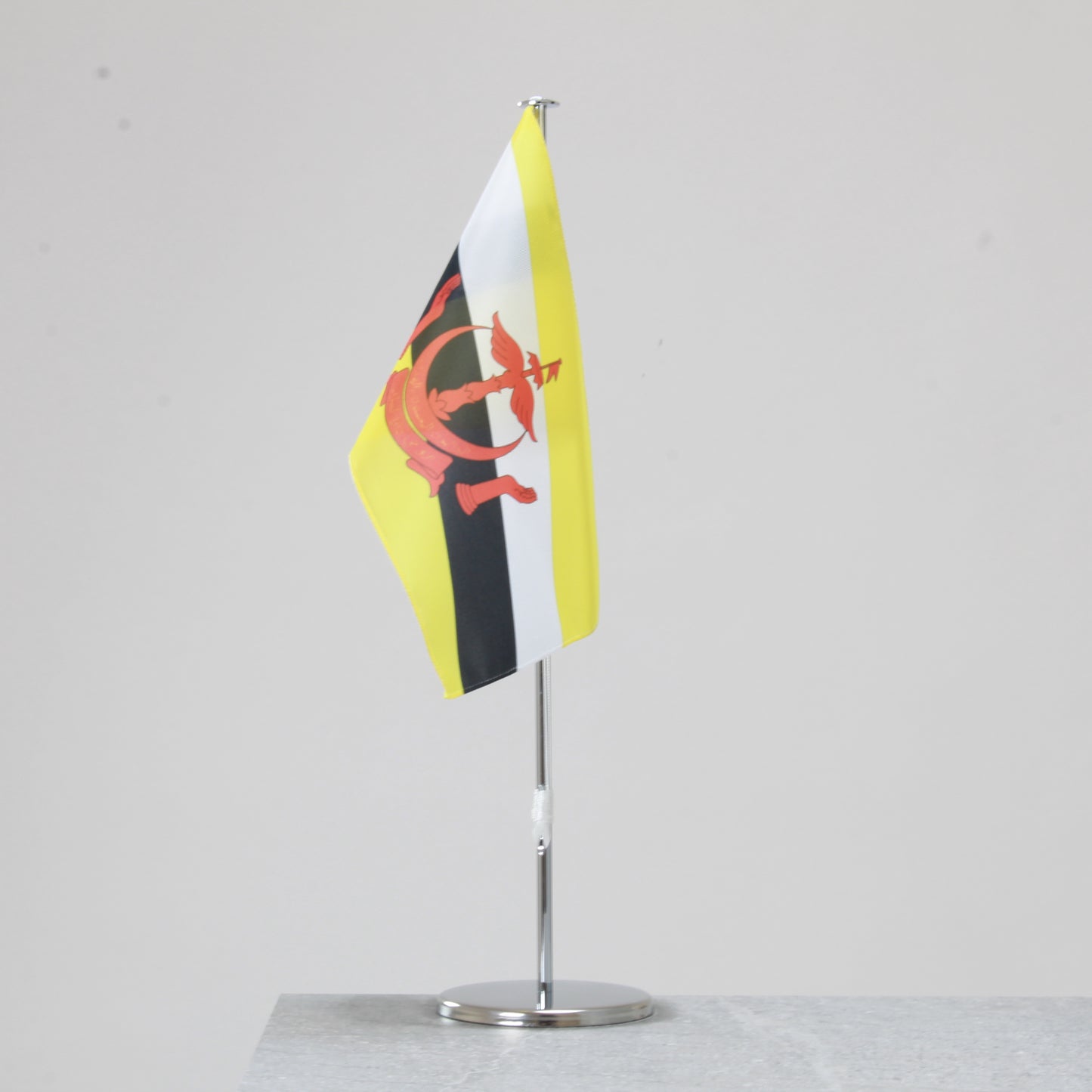 Tischfahne Brunei – repräsentative Nationalflagge für den Innenbereich