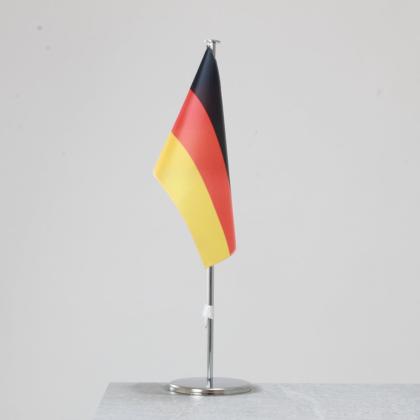 Tischfahne Deutschland – repräsentative Nationalflagge für den Innenbereich