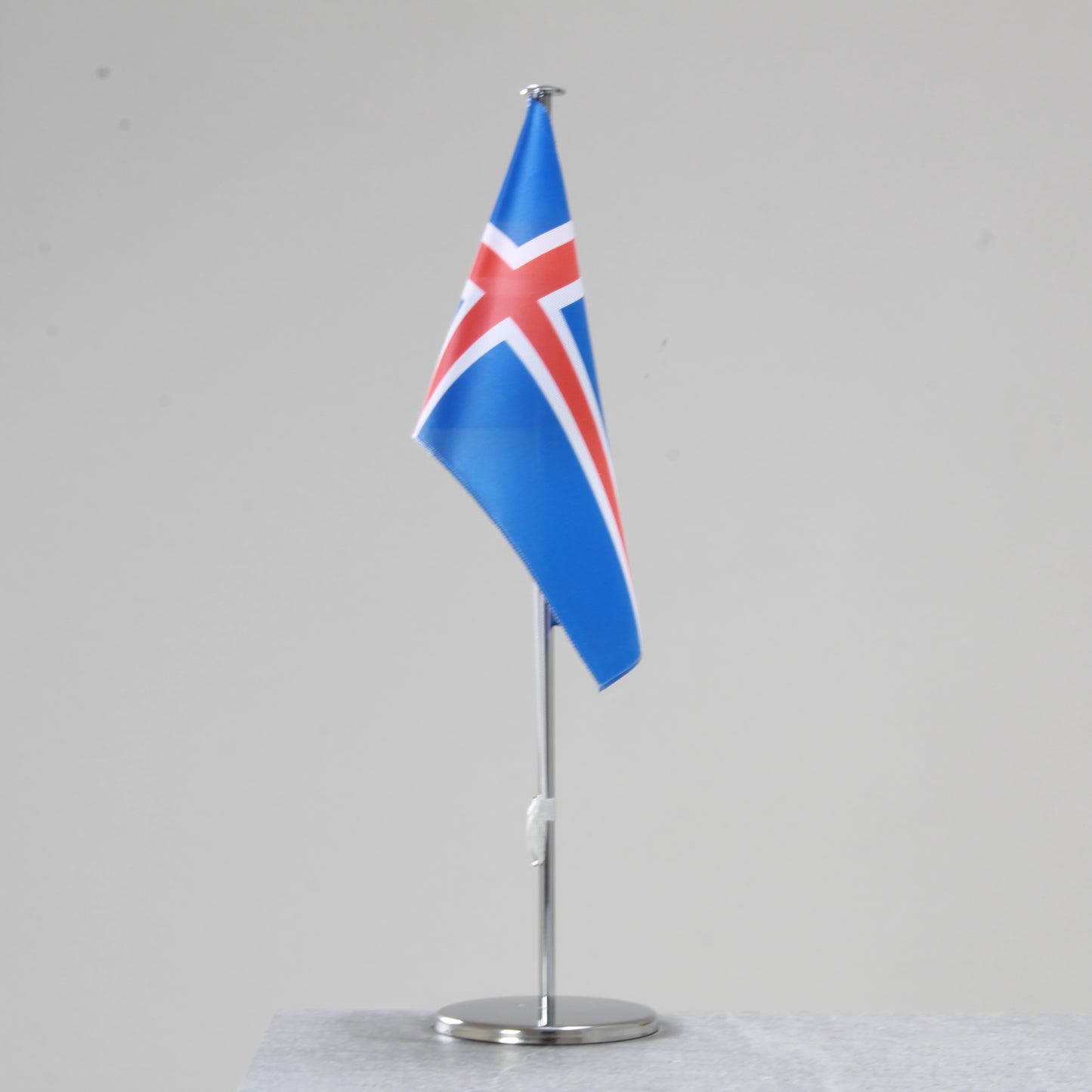 Table flag Iceland – representative national flag for indoor use