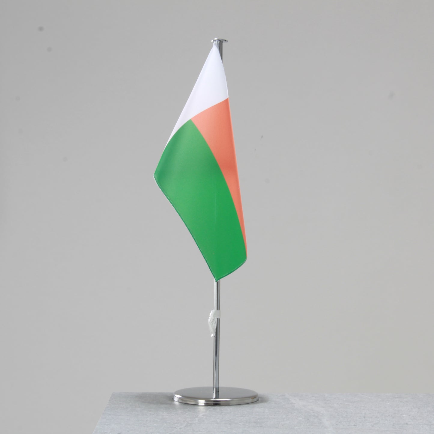 Tischfahne Madagaskar – repräsentative Nationalflagge für den Innenbereich