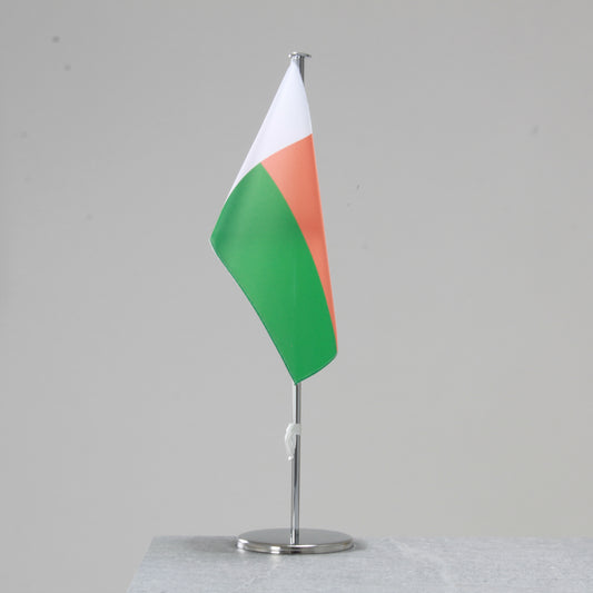 Madagascar table flag – representative national flag for indoor use