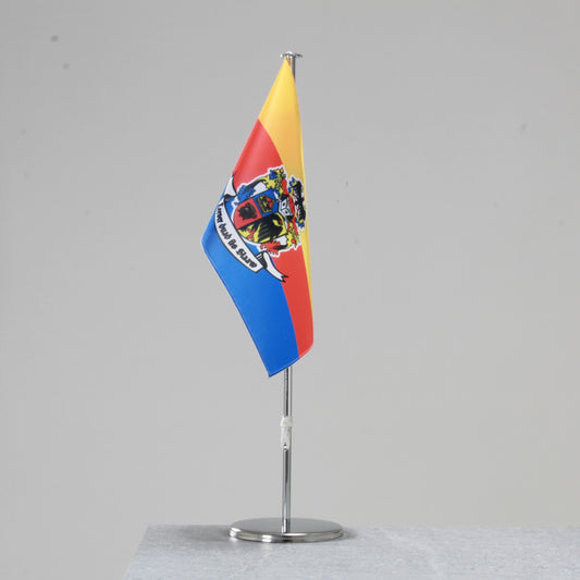 Tischfahne „Lever duad üs Slaaw“ mit traditionellem Wappen – friesisches Freiheitsmotiv für den Innenbereich