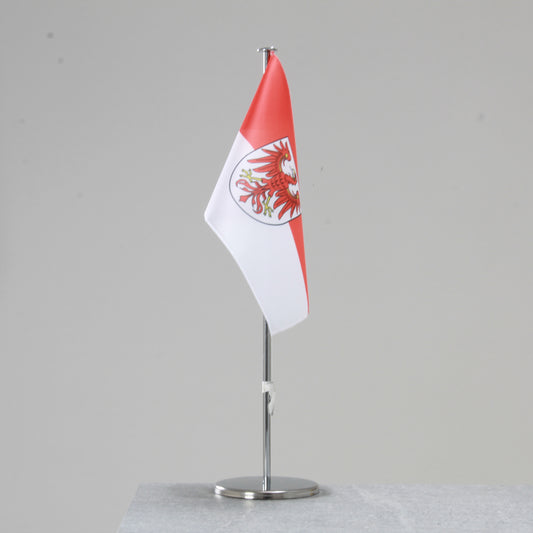Tischfahne Brandenburg – repräsentative Landesflagge für den Innenbereich
