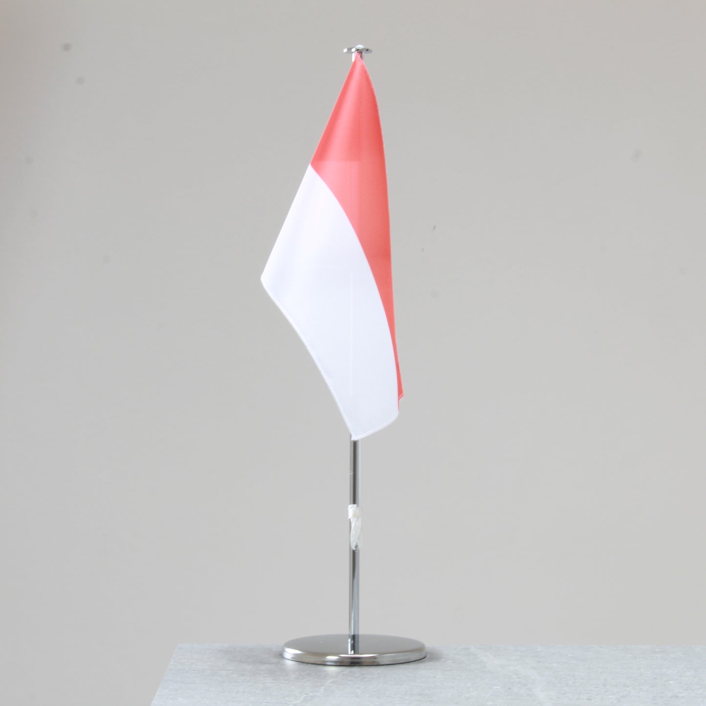 Tischfahne Monaco – repräsentative Nationalflagge für den Innenbereich