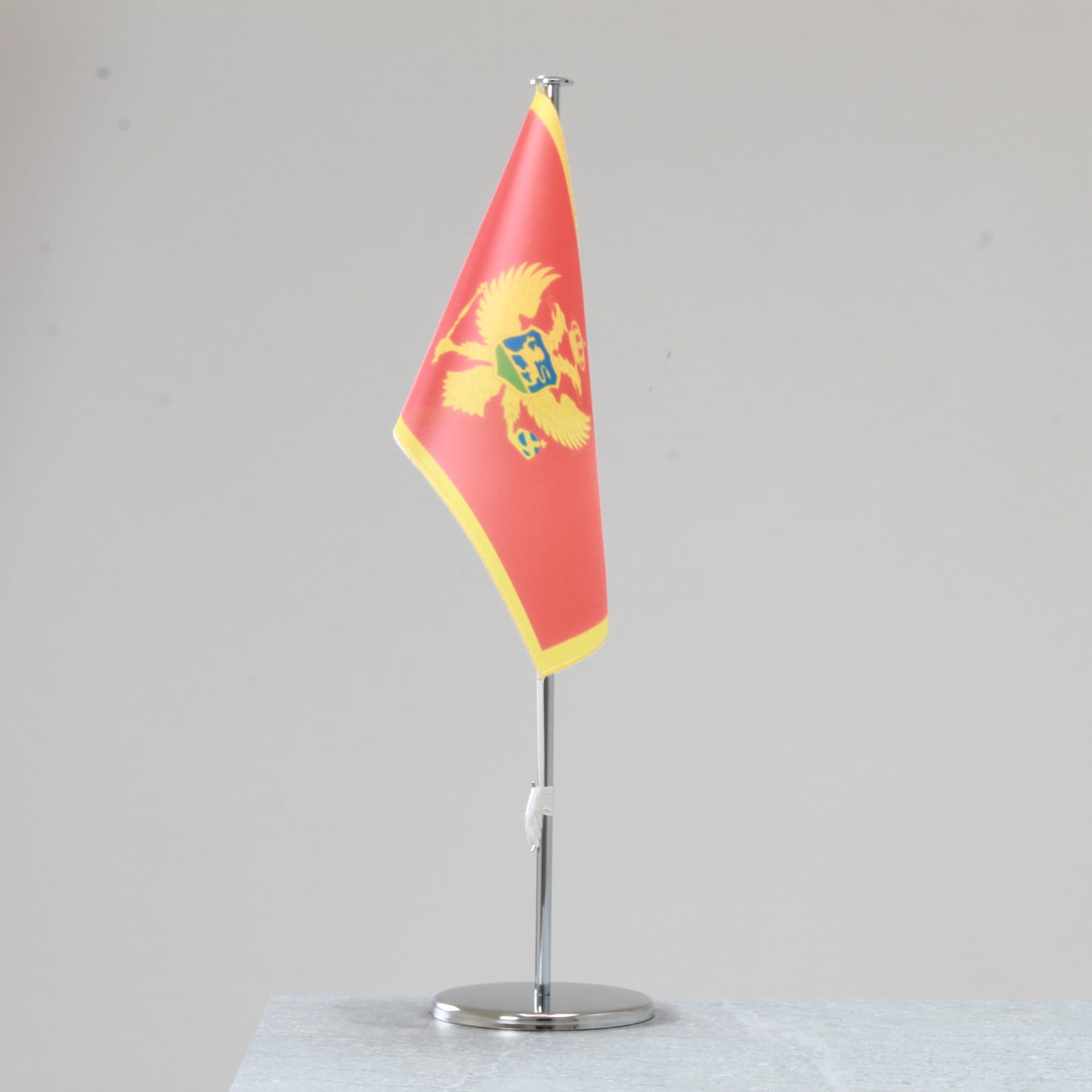 Tischfahne Montenegro – repräsentative Nationalflagge für den Innenbereich