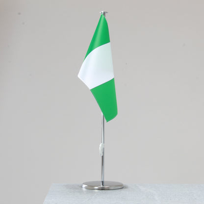 Tischfahne Nigeria – repräsentative Nationalflagge für den Innenbereich