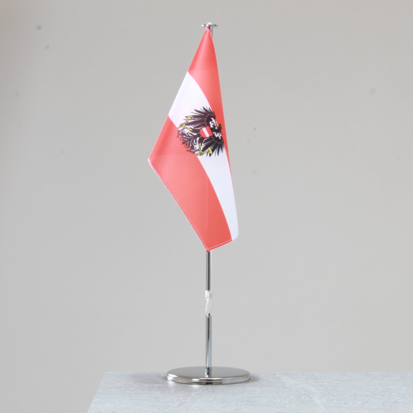 Tischfahne Österreich – repräsentative Nationalflagge für den Innenbereich